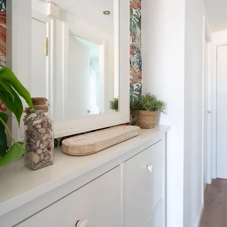- - Sleeps 4 - Side Apartment *