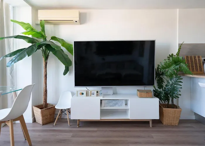 - - Sleeps 4 - Side Apartment *