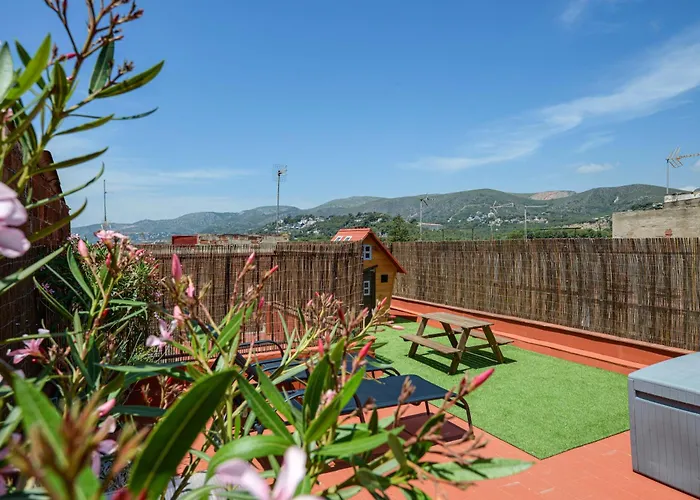 - - Sleeps 4 - Side * Castelldefels